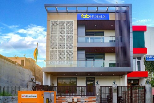 Fabhotel The Premium Suits
