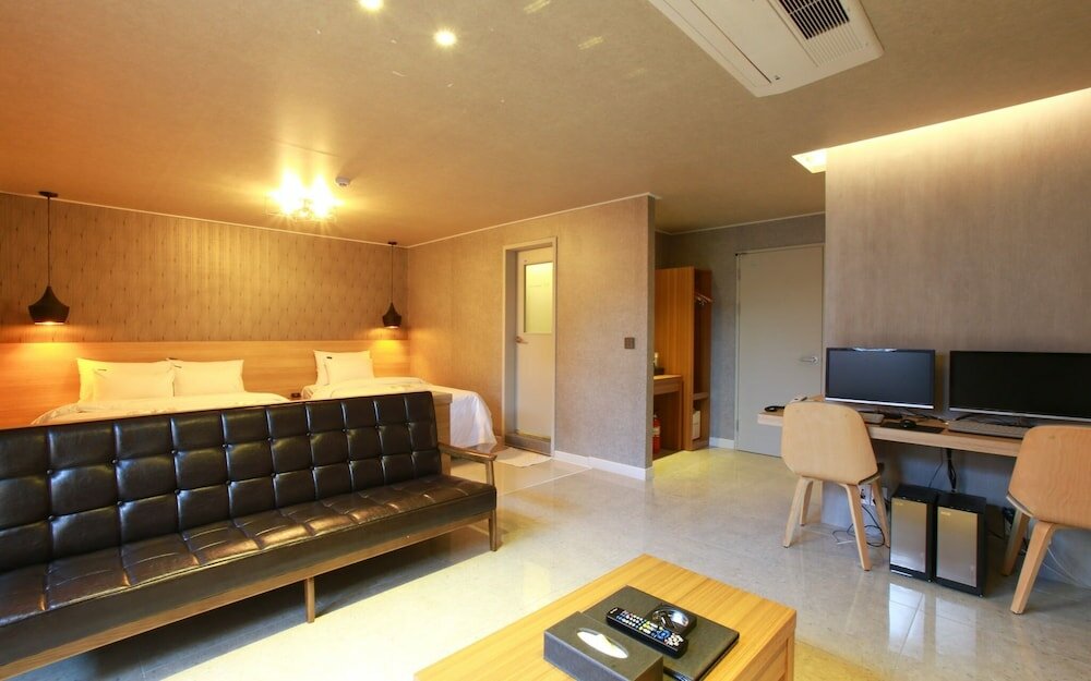 Фото Bucheon Boutique Hotel 375