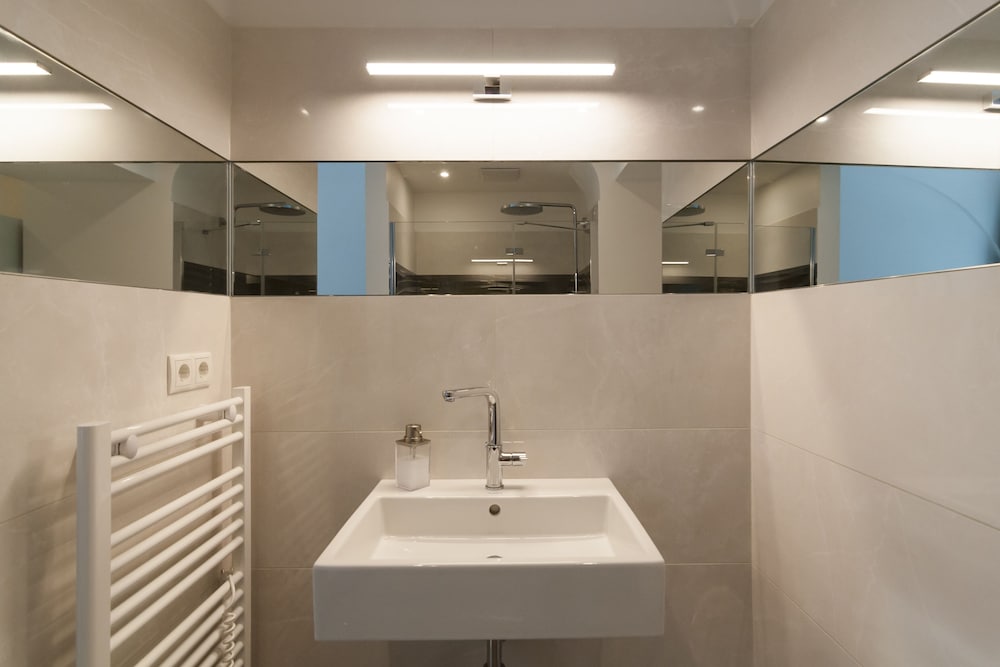 Фото Sankt Elisabeth Superior Apartments