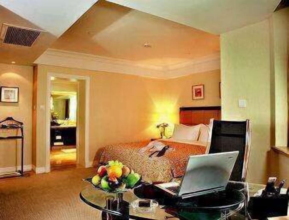 Фото Ramada Plaza Wuhan Optics Valley