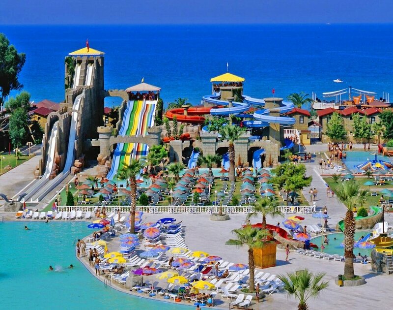 Гостиница Longbeach Aqualand Resort Hotel в Кушадасы