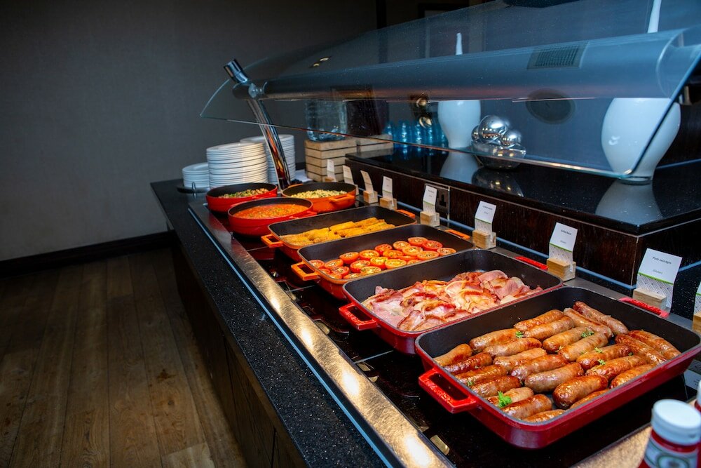 Фото DoubleTree by Hilton Hotel London - Ealing