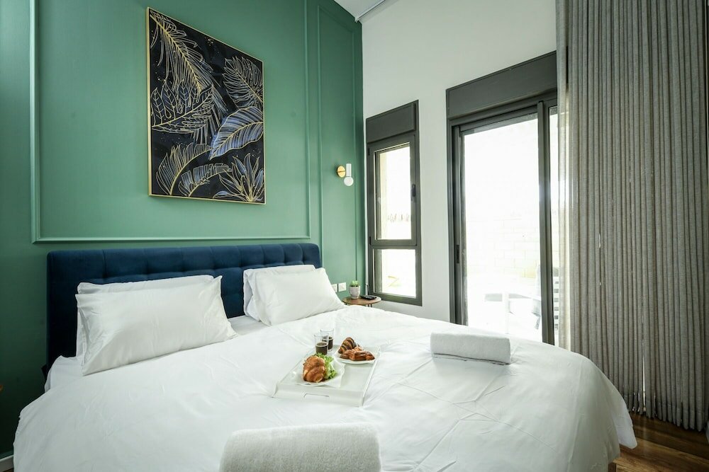 Фото Magnificent Achziv Beach Apt in Nahariya