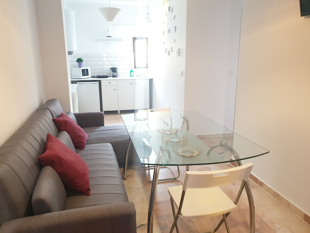 Фото Hotel y Apartamentos Doña Lola