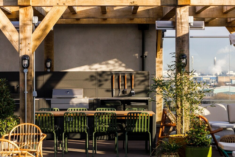 Фото Luxury Studio with Balcony in North London