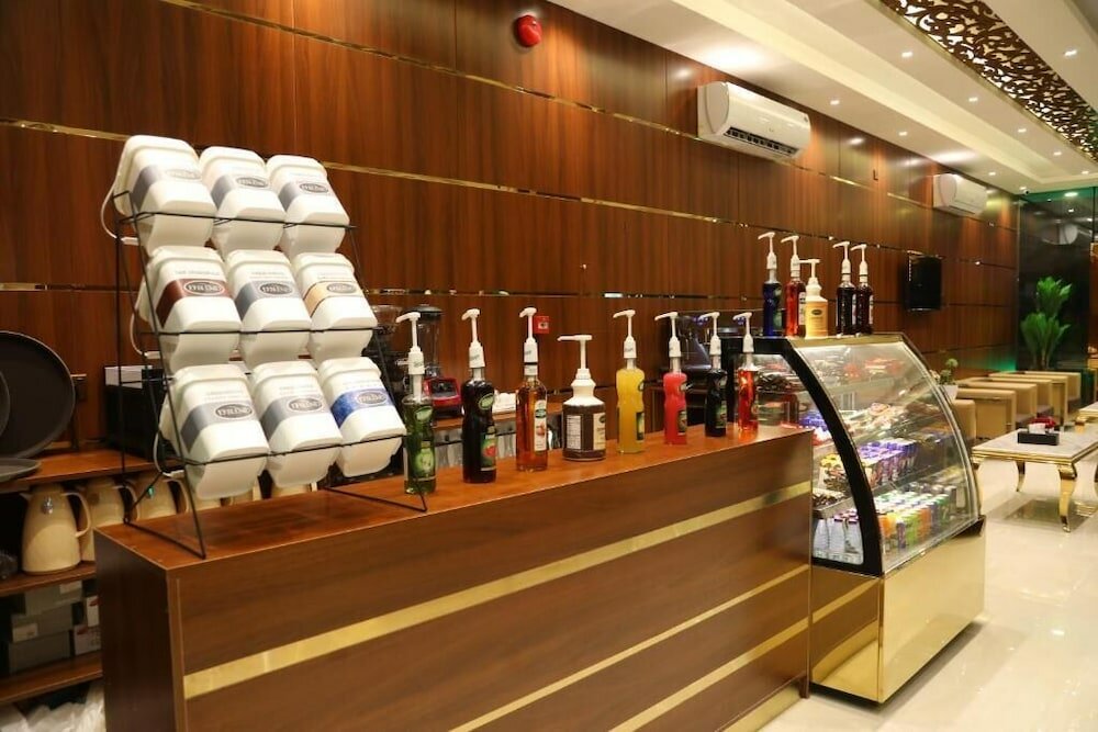 Фото Golden Rest Hotel