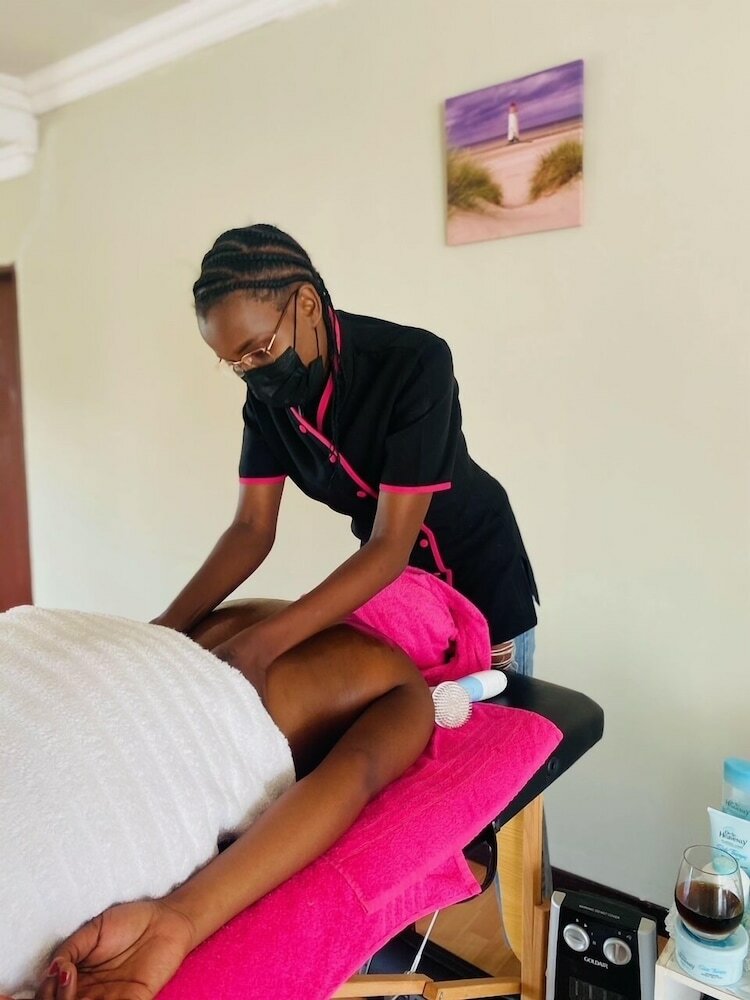 Фото Airport Royal Guest House