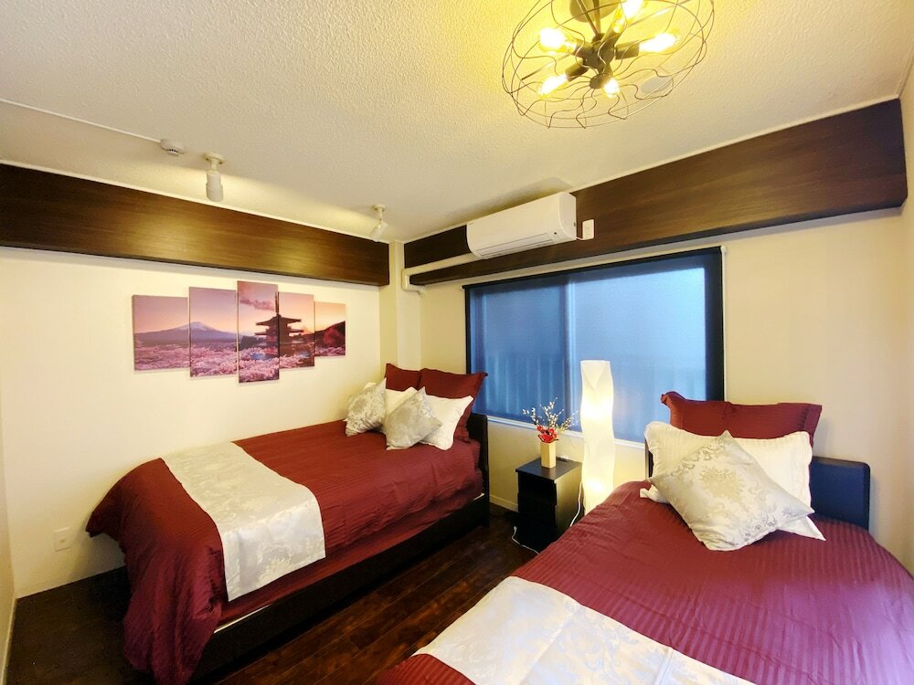 Фото Chatan Tall House