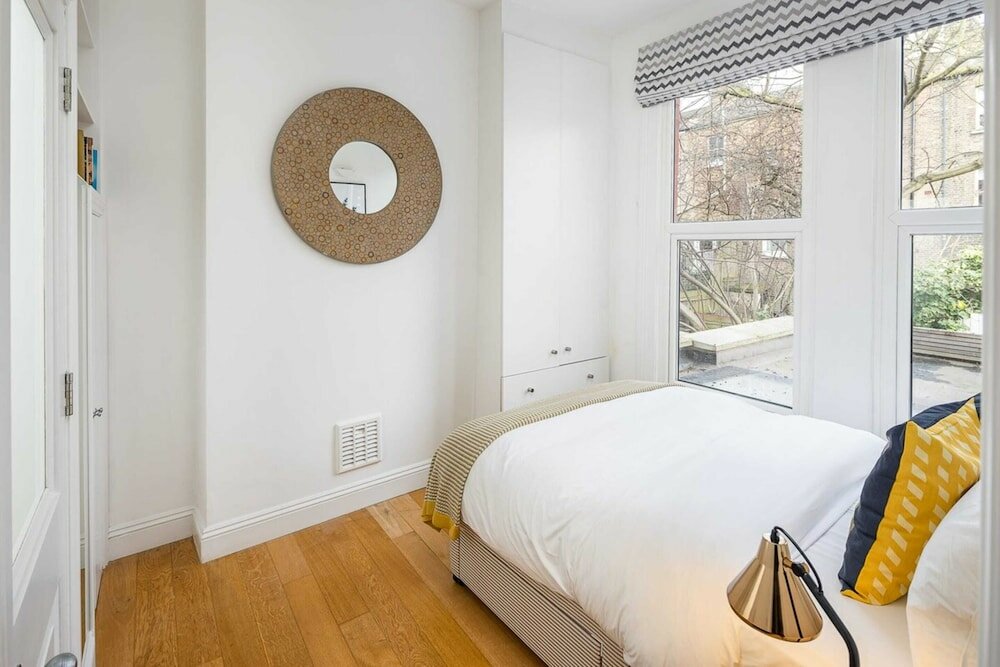 Фото Lovely Designer 1 Bedroom Shepherd's Bush 7 min to Tube