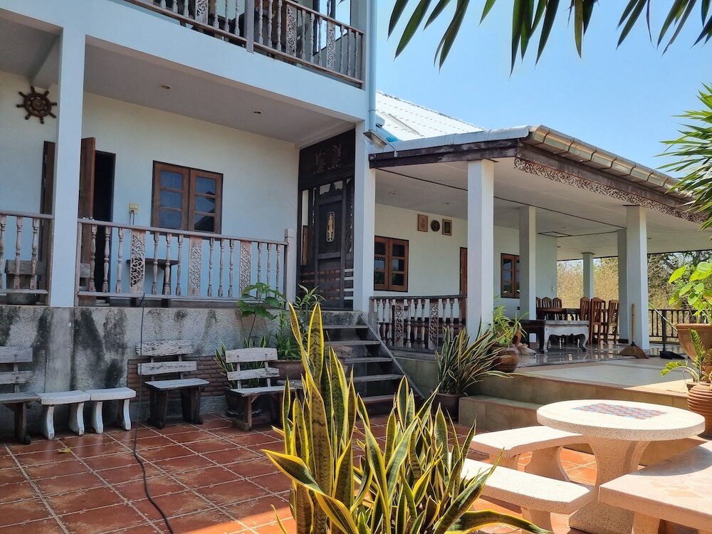 Фото Sawasdee Sichang Resort