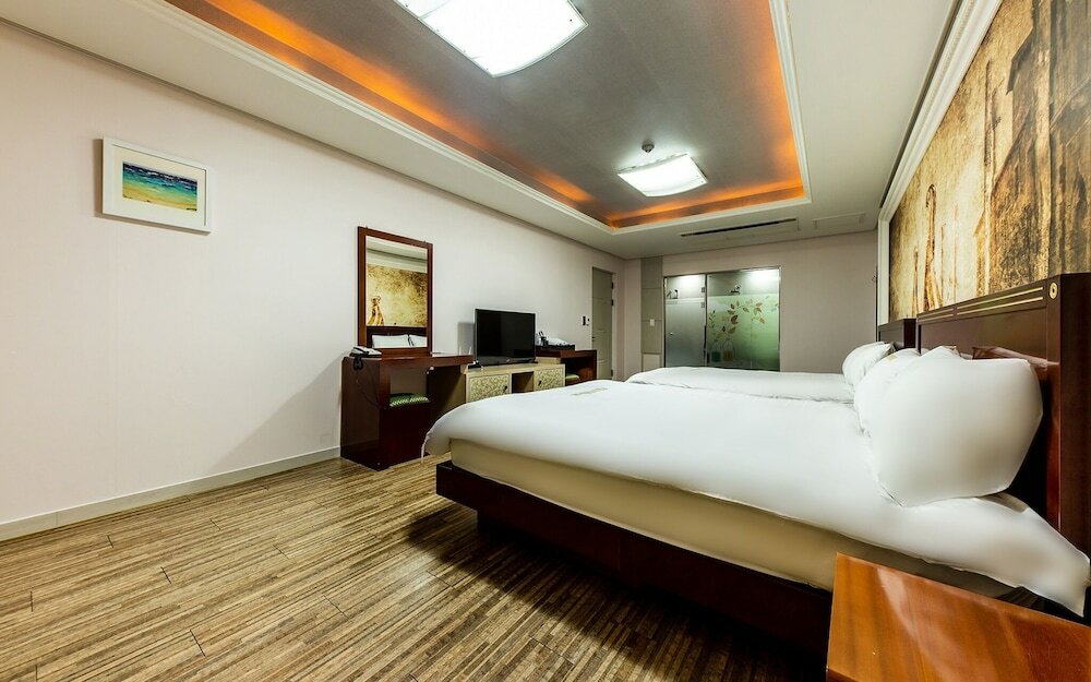 Фото Yeosu Hotel Provence