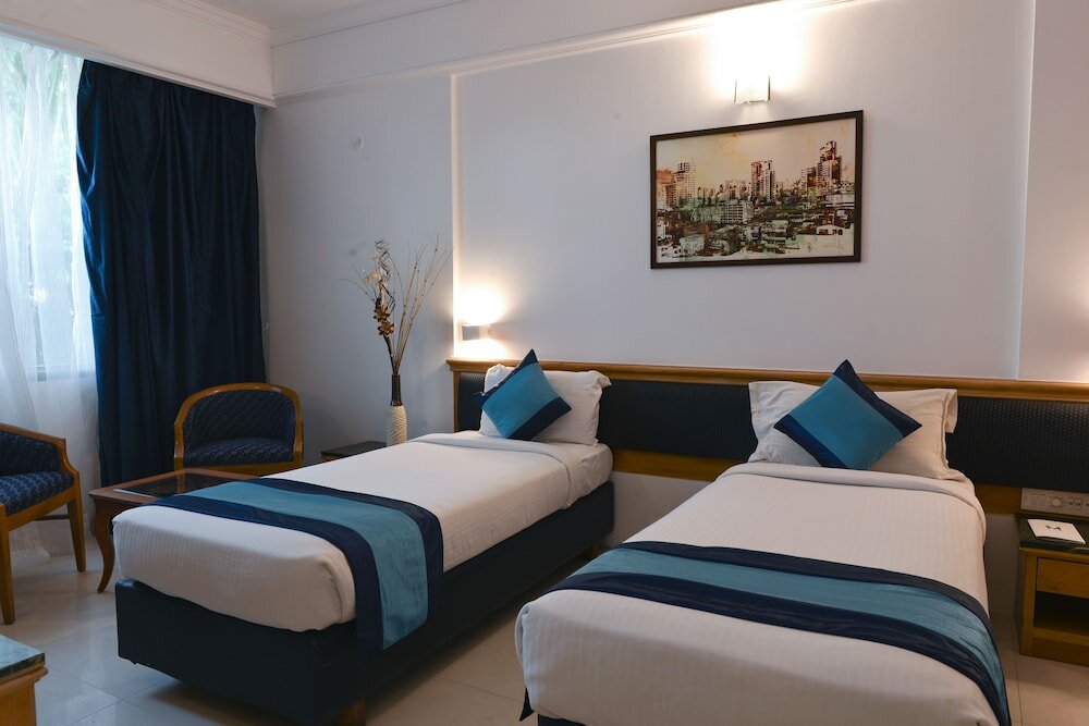 Фото Hotel Mint Salisbury Park