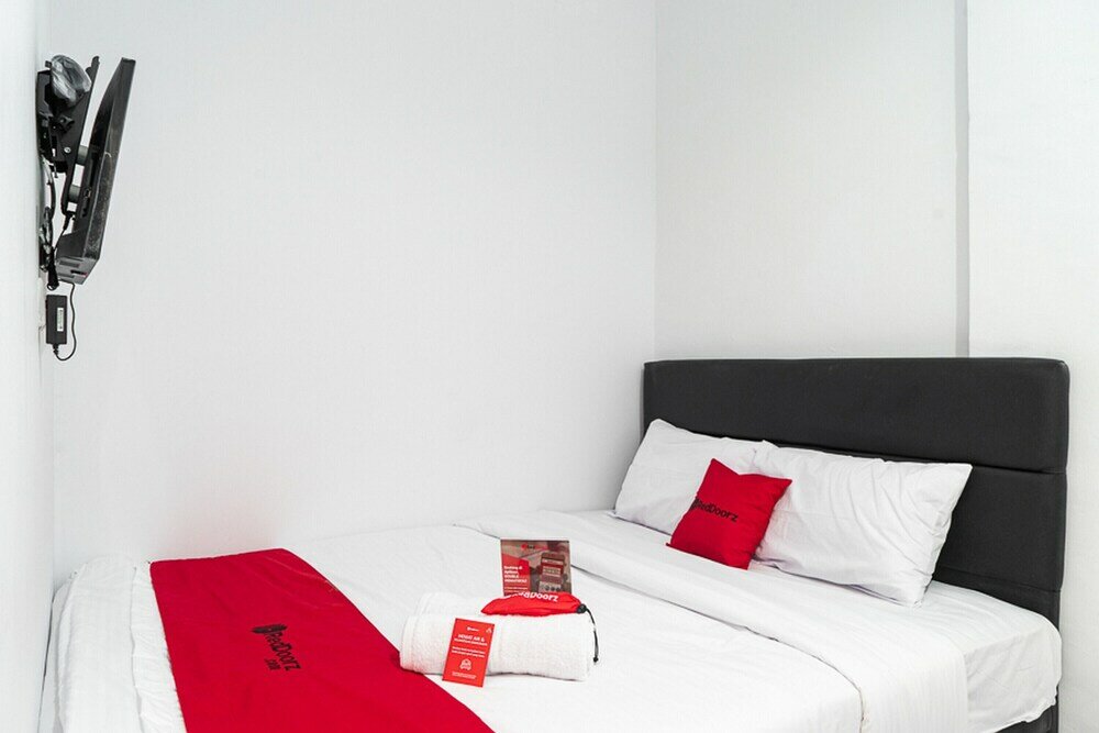 Фото RedDoorz near Pecenongan 2