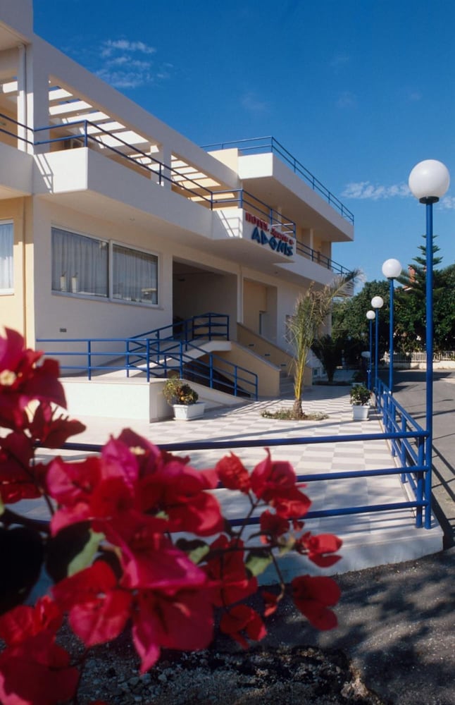 Фото Adonis Hotel