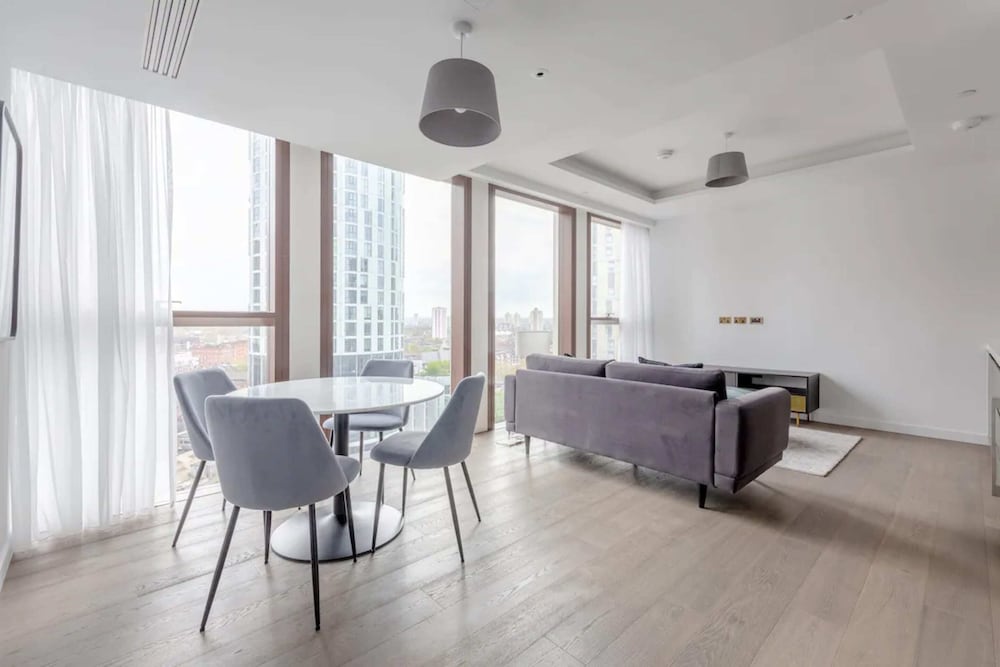 Фото Luxurious 1bd Flat by the River - Vauxhall