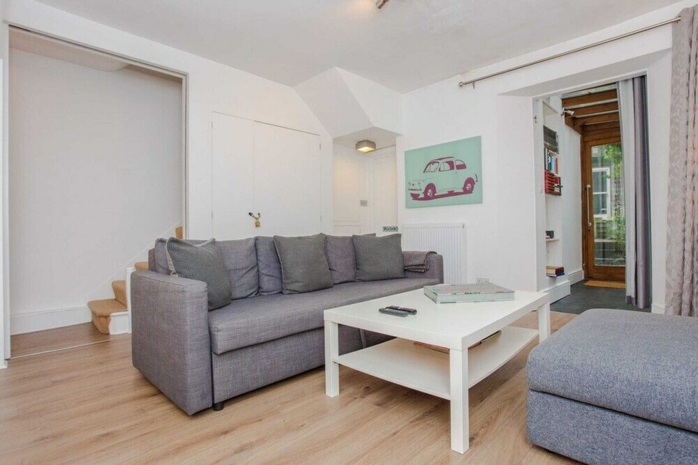 Фото Mountgrove Road Spacious 2 Bedroom Flat