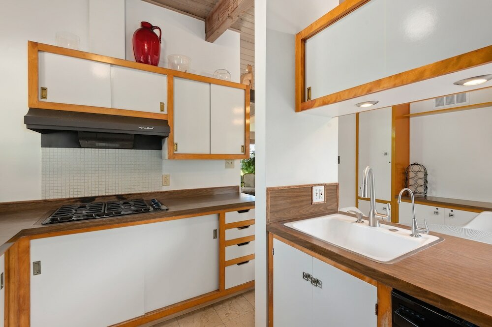 Фото Padaro Midcentury Beach & Garden