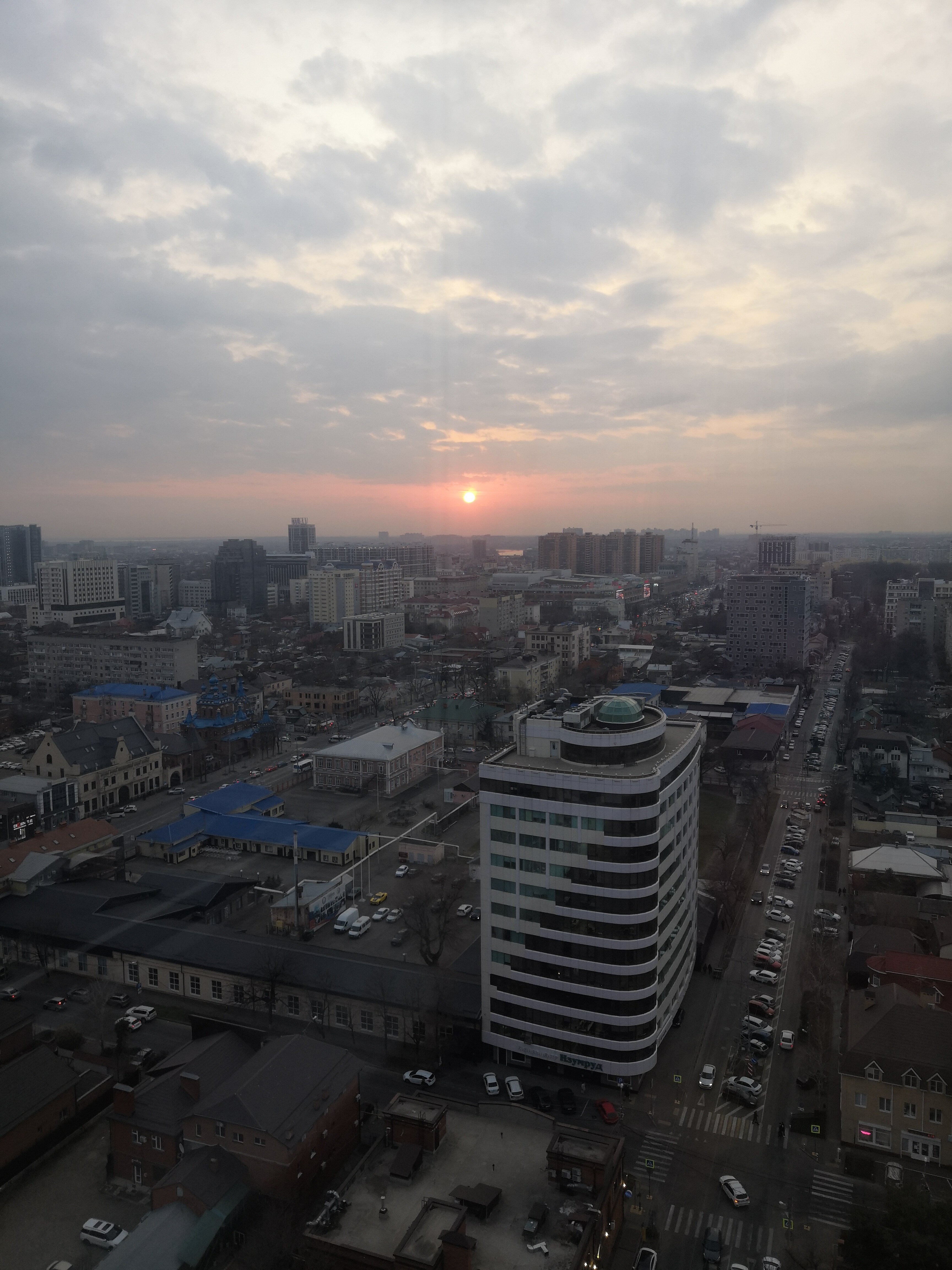 Фото Сутки в Краснодаре