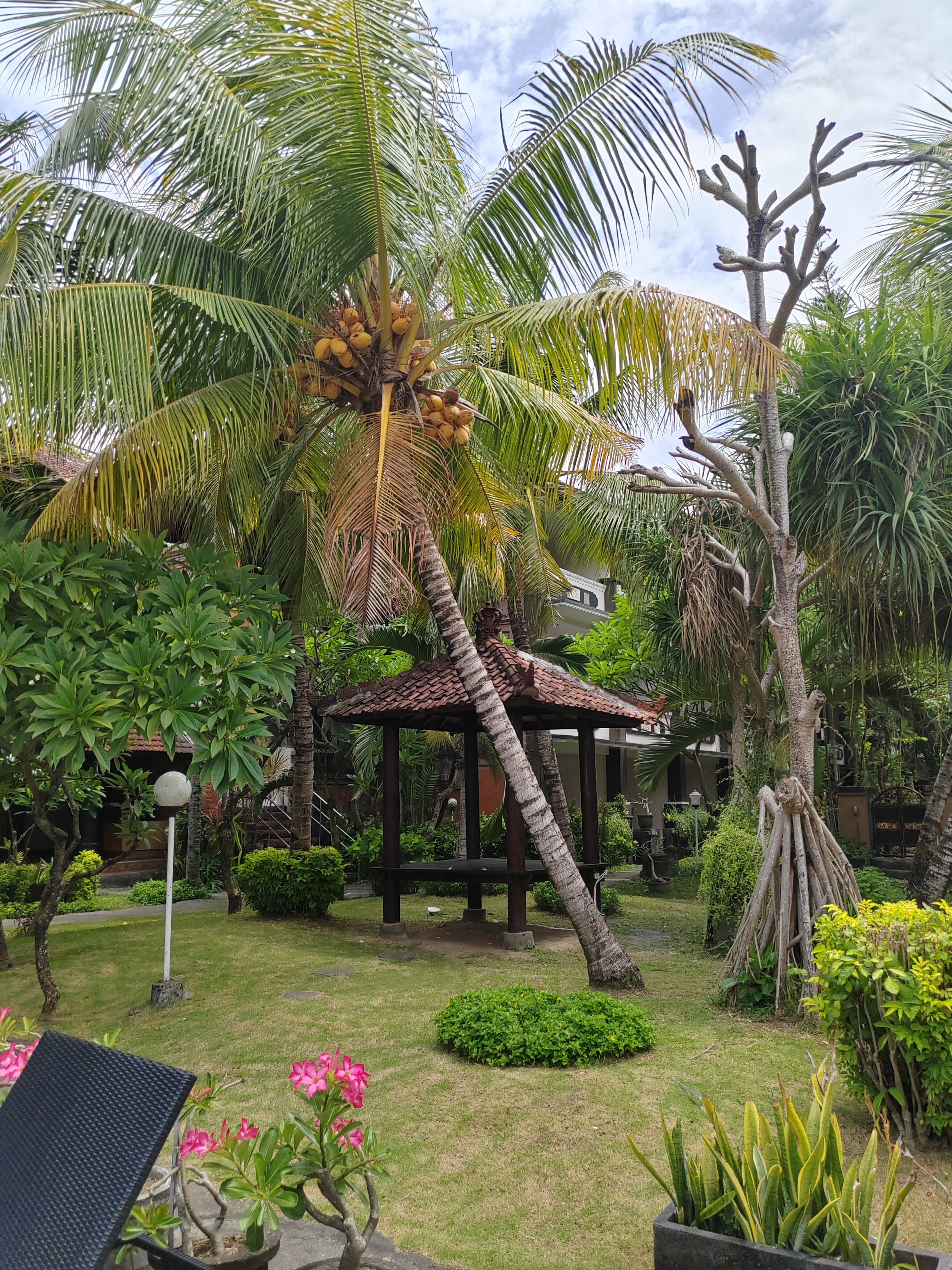 Фото Bakung Beach Resort