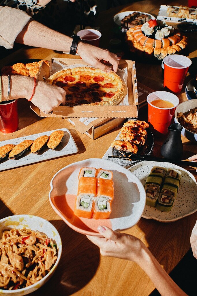 Food and lunch delivery Tomint, Tikhvin, photo