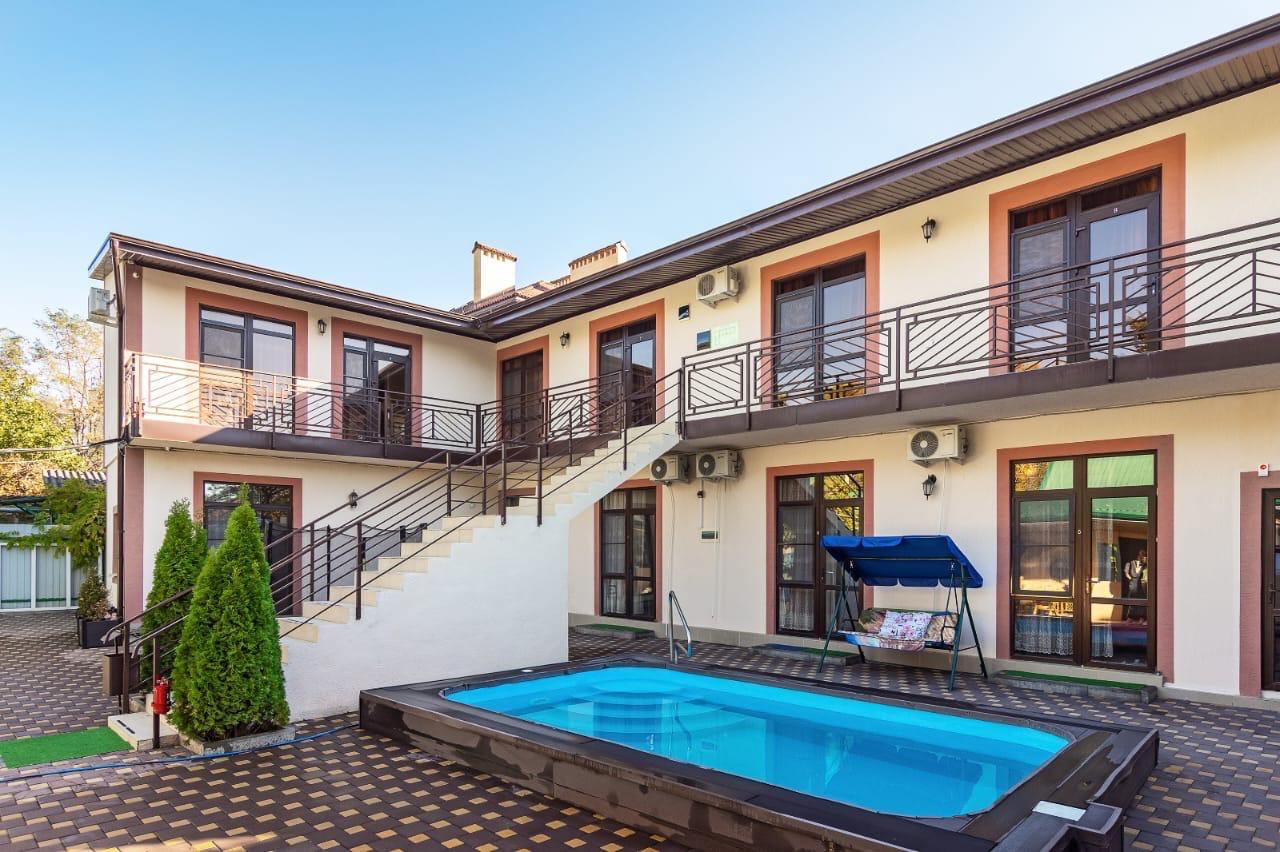 Фото отеля 1