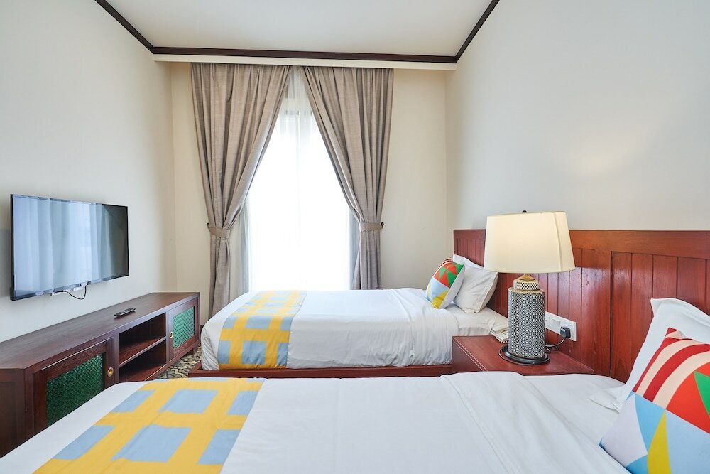 Фото Oyo Home 89377 The Platinum Suites