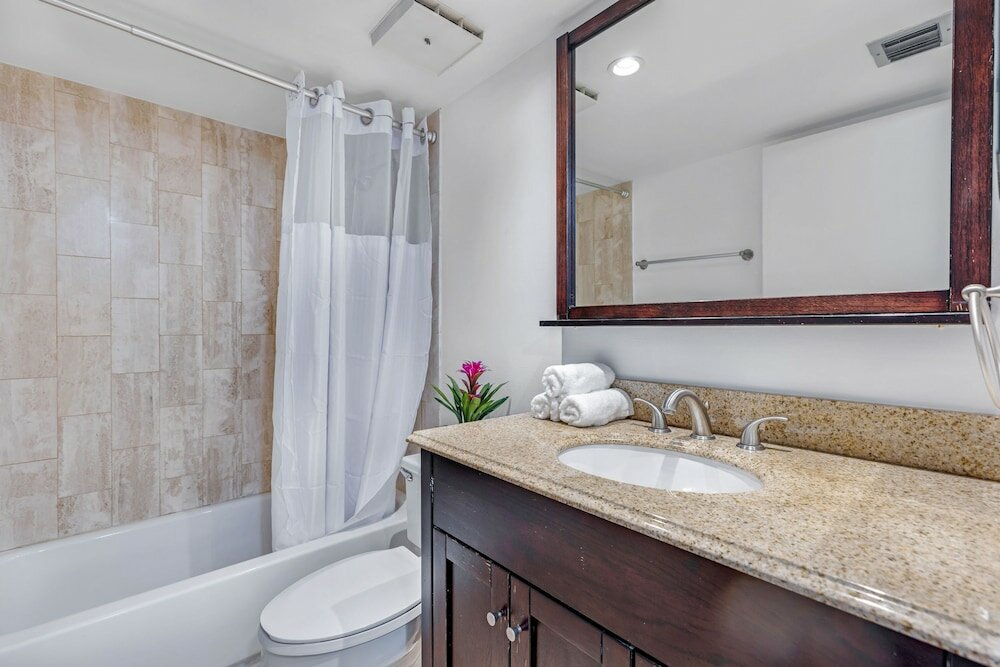 Фото Bayfront Gem With Balcony and Pool