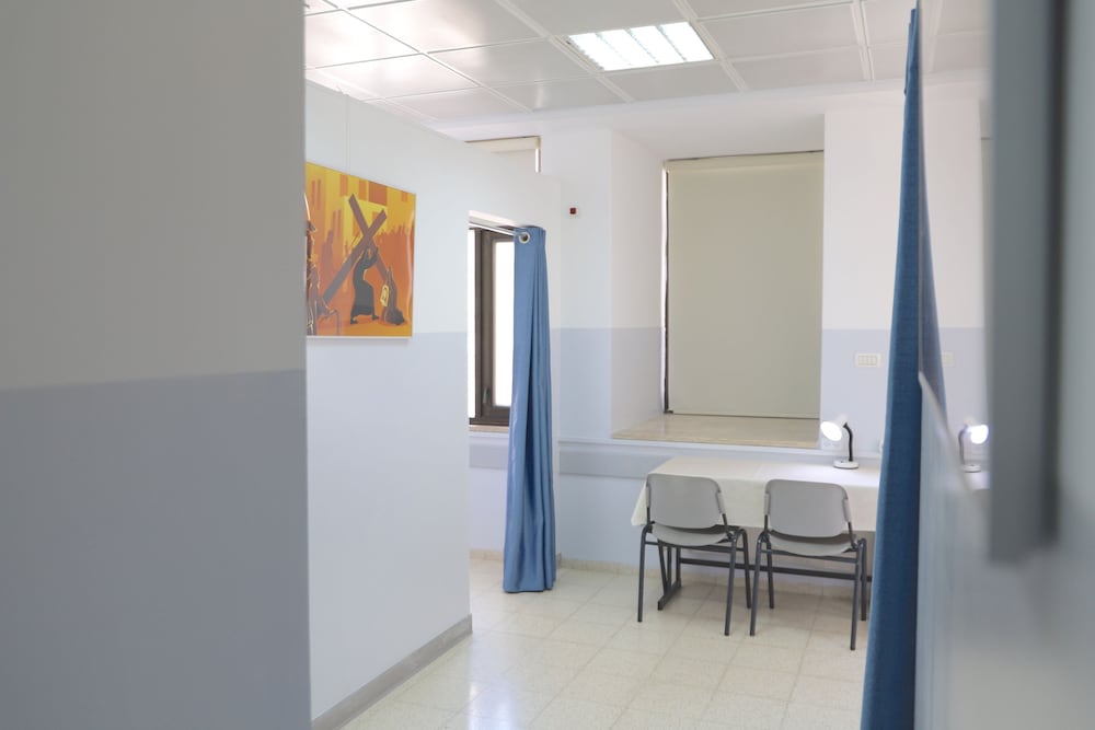 Фото The School Hostel