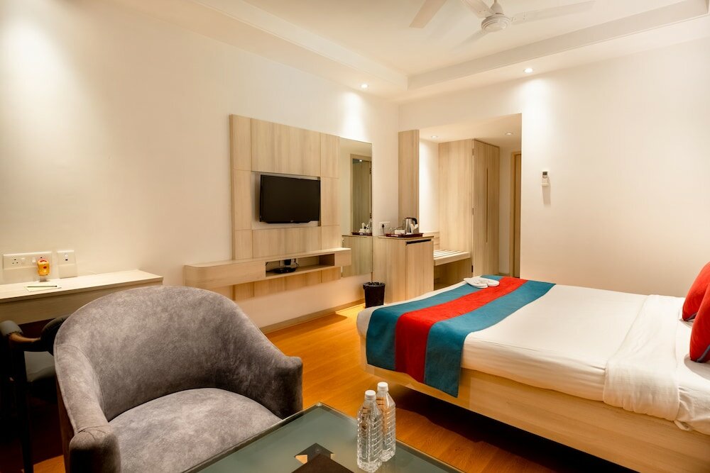 Фото Hotel Express Inn