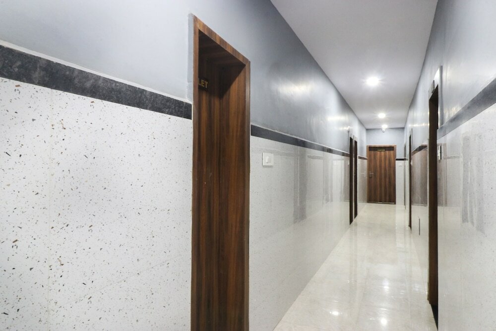 Фото Oyo 47586 J J Residency