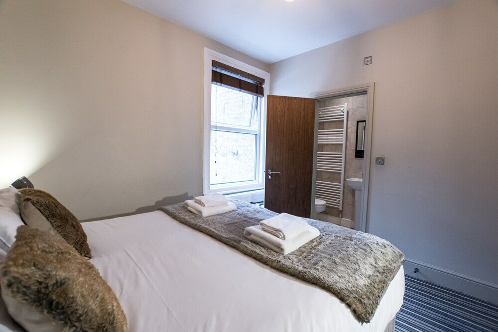 Фото 50 Bootham Crescent