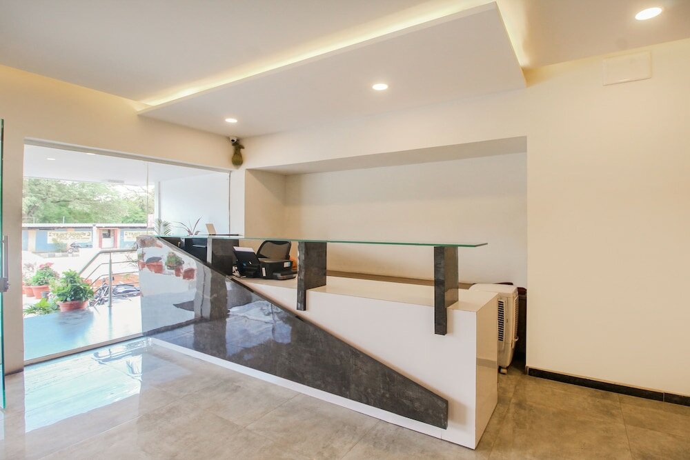 Фото Oyo 30651 Hotel Meridian