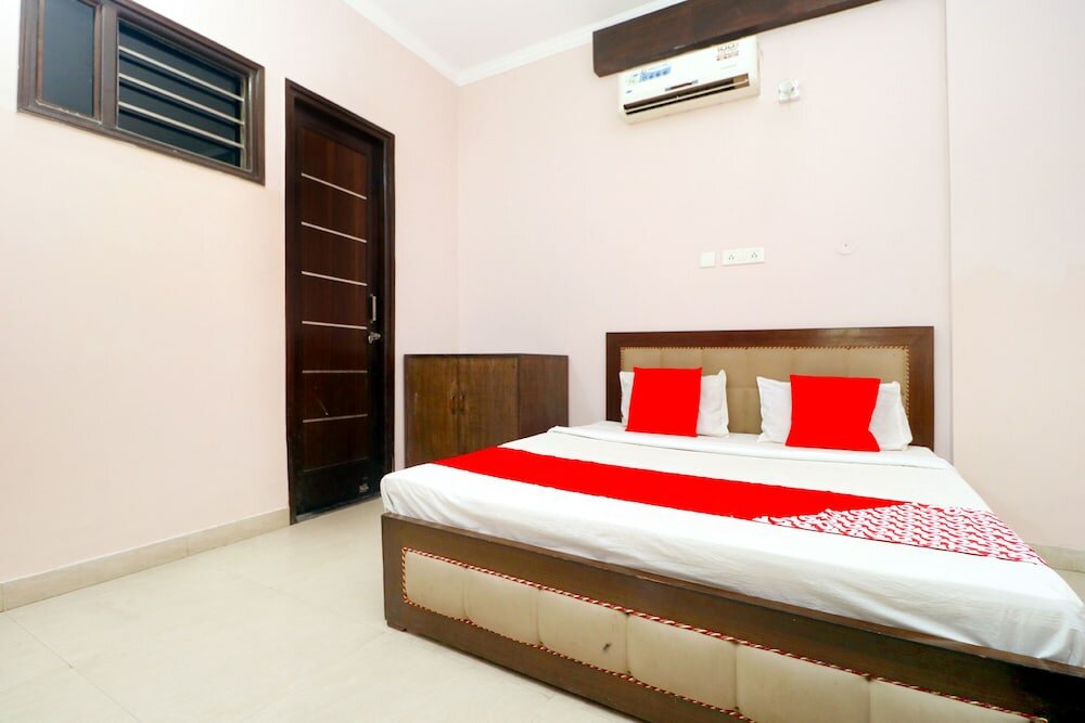 Фото Oyo 39635 Hotel Shree Om