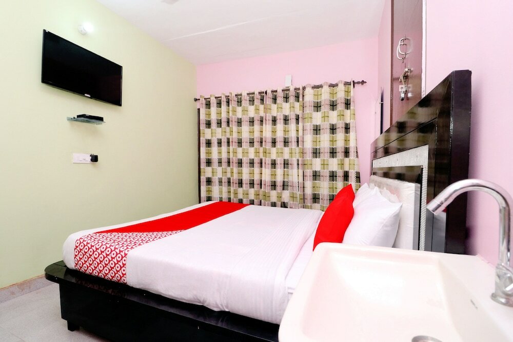 Фото Oyo 39852 Hotel Noor