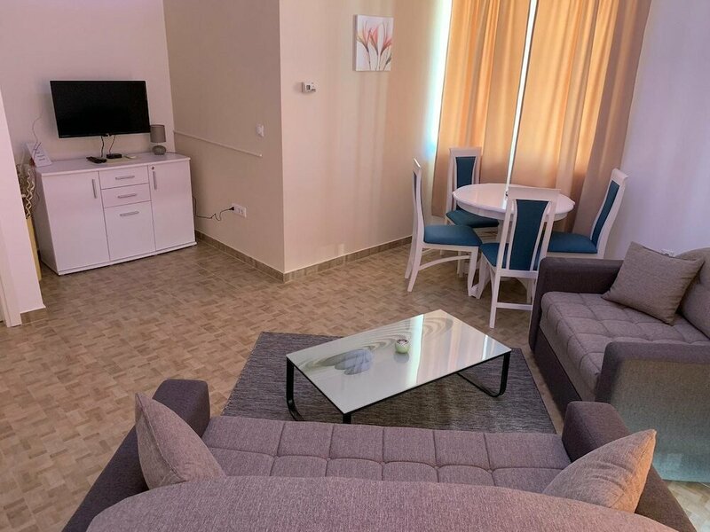 Гостиница Airport View Apartments
