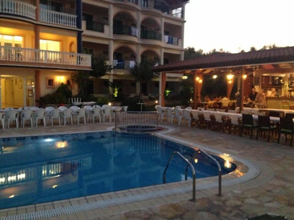 Фото Ariadne Apartments