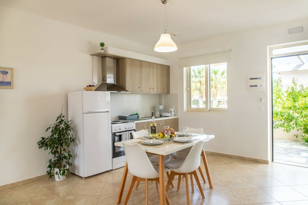 Фото Arigiri Apartments & Suites