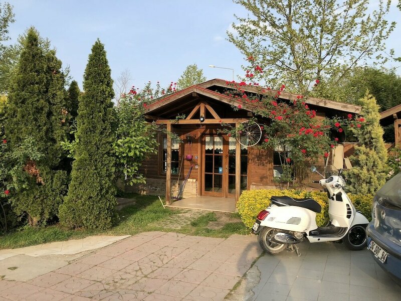 Хостел Sapanca Ogün Bungalov в Сапандже