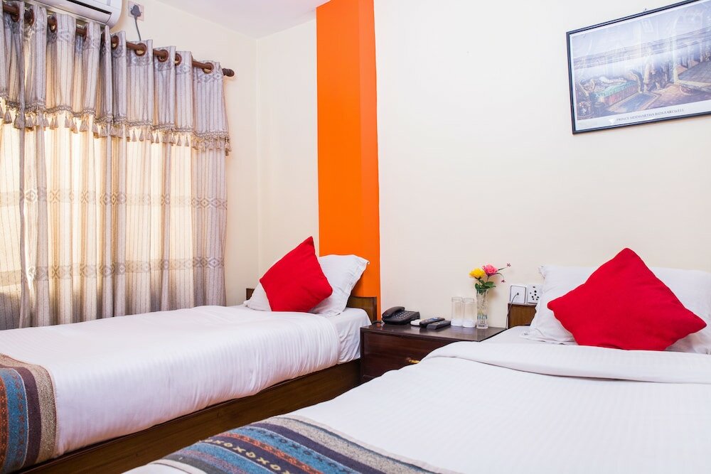 Фото Hotel Four Eyes