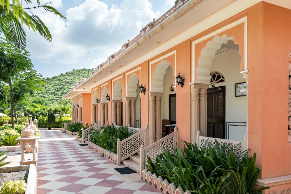 Фото Tree of Life Inderpura Resort, Udaipurwati