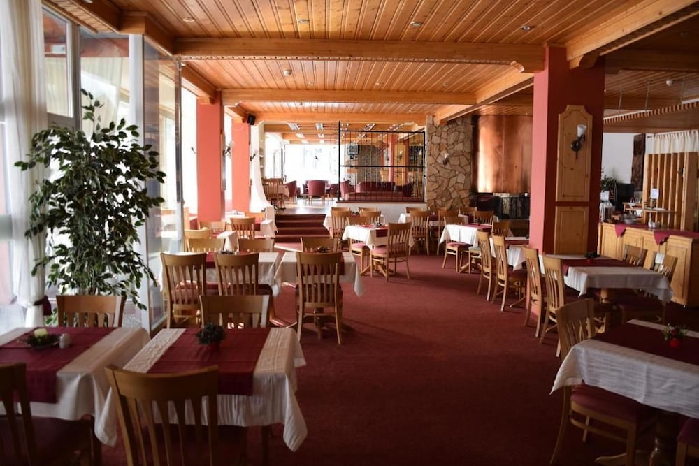 Фото Hotel des Masques