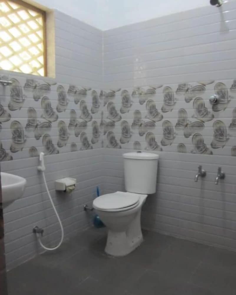 Фото M R Beach & Cottages