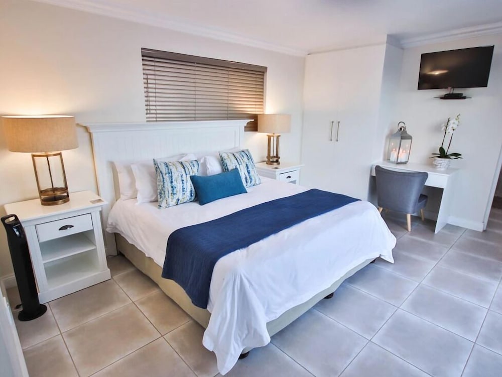 Фото Jeffreys Bay Luxury Apartments
