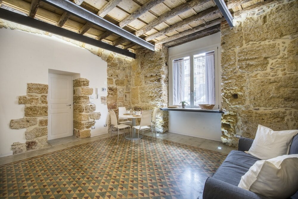 Фото Stylish house in front of Casa Professa