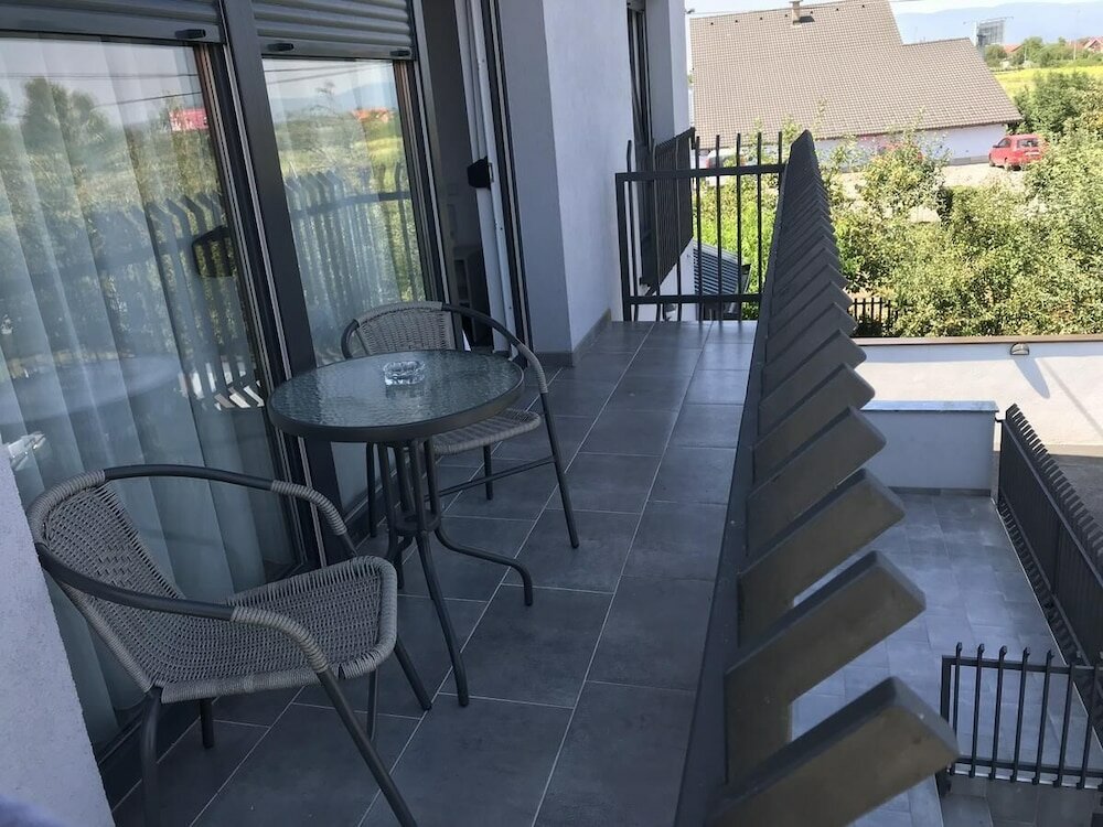 Фото Filipovic rent a car & apartments