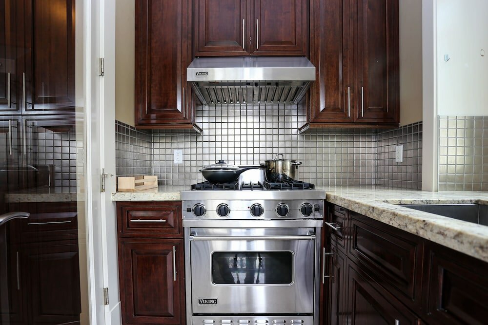 Фото Grand 4 Bedroom Vacation House near Vancouver Downtown