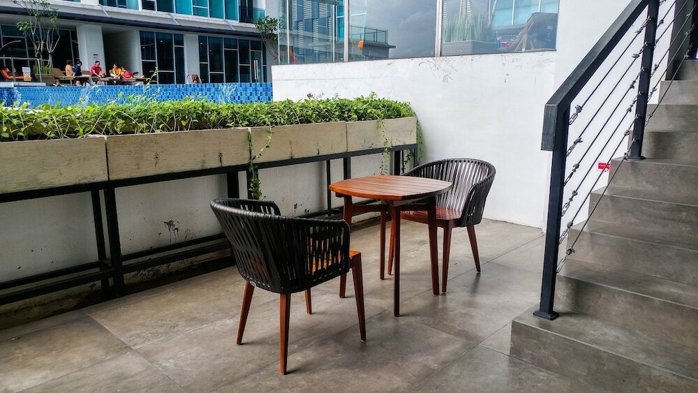 Фото Chic 1br Brooklyn Apartment near Ikea Alam Sutera