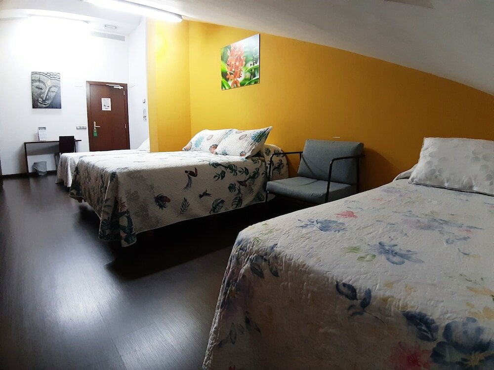 Фото Hostal Nirvana