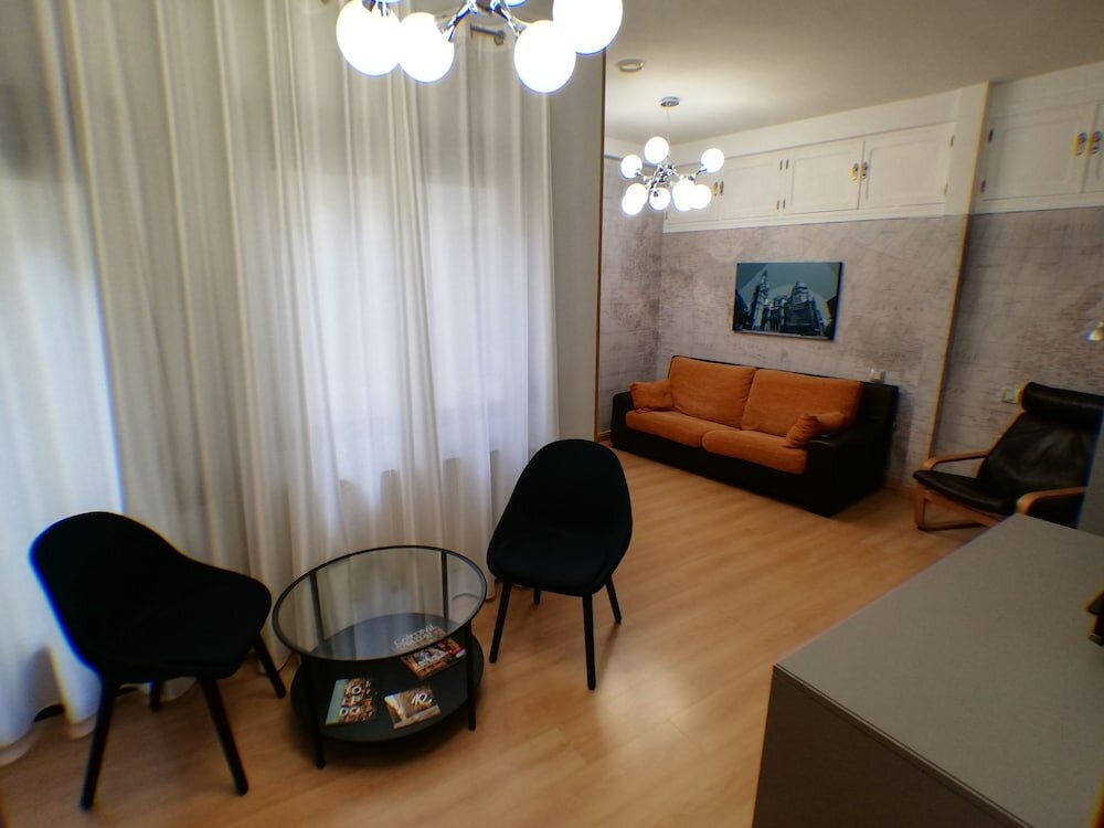 Фото Hostal Santo Tomé