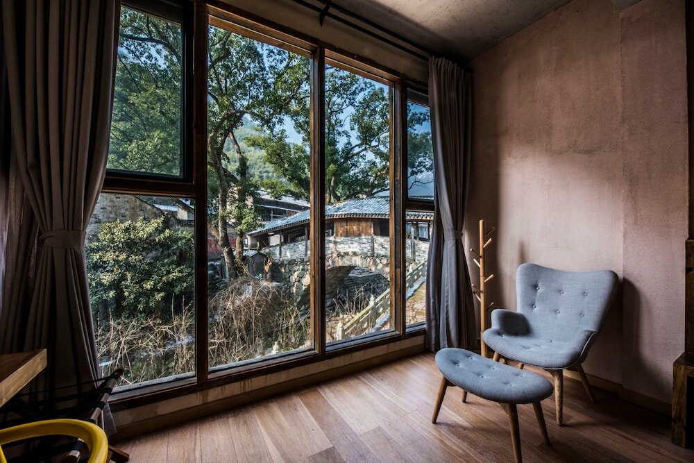 Фото Go Native Downtown House Ningbo